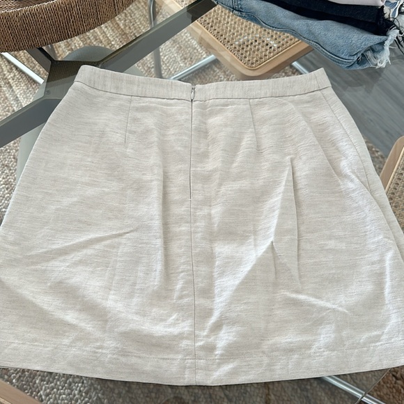 Aritzia linen skirt - Picture 2 of 2